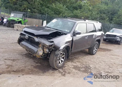 2019 Toyota 4Runner Trd Off Road из США, поврежденный, VIN JTEBU5JR8K5683767